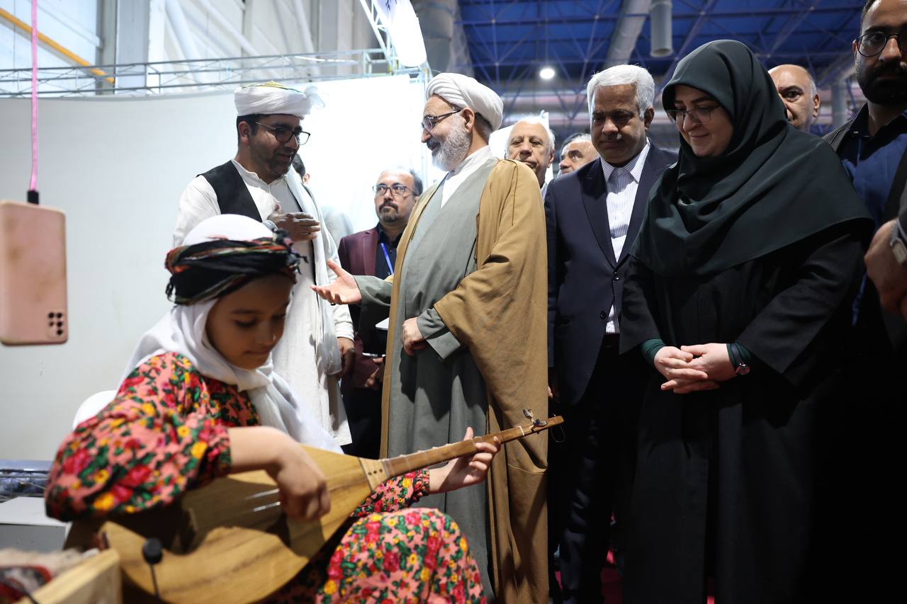 نصب صفحات خورشیدی در مراکز گردشگری در دستور کار قرار دارد – جمهورآنلاین