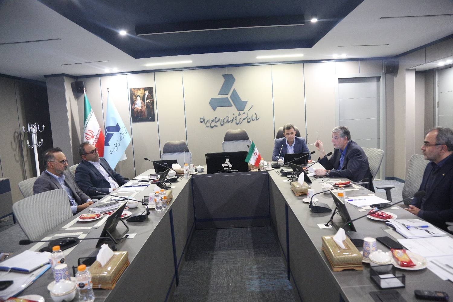 آغاز طرح پرورش هزار مدیر با همکاری ایدرو و سازمان مدیریت صنعتی – جمهورآنلاین