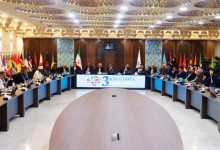 به گزارش ریال آنلاین: مهمانان سومین اجلاس همکاری‌های ایران و آفریقا در قالب فعالان اقتصادی و دیپلمات‌های کشورهای آفریقایی برای نخستین بار شامگاه سه‌شنبه 9 اردیبهشت 1404 با هدف توسعه مناسبات تجاری و معرفی ظرفیت‌های اقتصادی، صنعتی و گردشگری استان اصفهان، وارد این کلانشهر شدند و به مدت 2 روز از 10 مرکز صنعتی، علمی و فناوری این استان بازدید کردند.