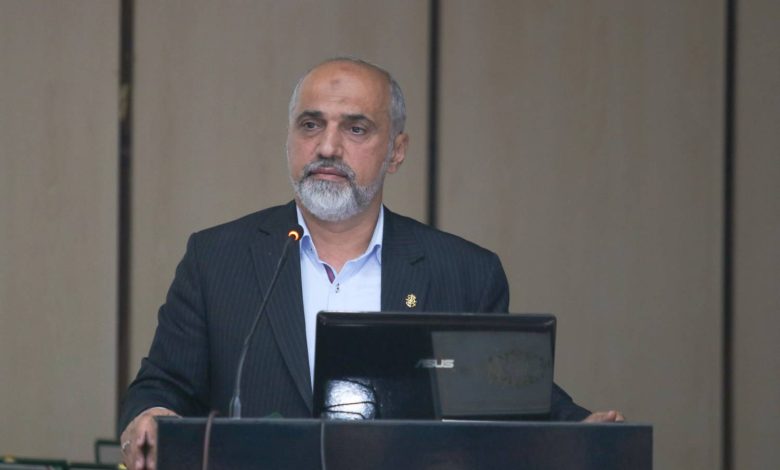 به گزارش ریال  آنلاین، عضو هیأت عامل و معاون امور دریایی سازمان بنادر و دریانوردی با بیان این مطلب در نخستین همایش سالانه راهنمایان کشتی نگین سبز اظهار داشت: شما دریاییان و دریادلان بزرگ که به‌عنوان راهنما فعالیت می‌کنید و همچنین تیم‌هایی که در قالب کشتی‌بانان در دفاتر خدمات دریایی حضور دارند، از نظافتچی گرفته تا دیگر امور، همه ما در نهایت اعضای یک خانواده هستیم.