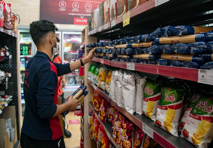 کالاهای ضروری به وفور در انبارها و فروشگاه‌ها موجود است – جمهورآنلاین