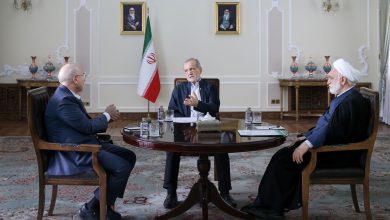 به گزارش ریال آنلاین به نقل از ایرنا، رضا مسرور دبیر شورای‌عالی مناطق آزاد تجاری ـ صنعتی و ویژه اقتصادی در نامه‌ای به محمدرضا عارف معاون اول رئیس‌جمهور خواستار بازگشت معافیت مالیات بر ارزش افزوده در مناطق آزاد کشور شد؛ موضوعی که از منظر فعالان اقتصادی و سیاست‌گذاران حوزه تولید و سرمایه‌گذاری، یکی از ضرورت‌های کلیدی در تقویت جایگاه مناطق آزاد به‌شمار می‌رود.