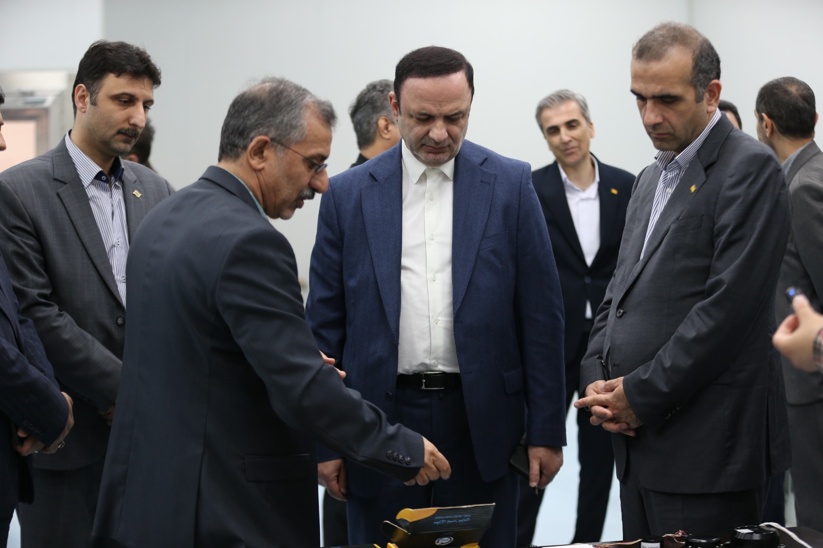 برنامه‌های نخستین روز حضور دبیر شورای‌عالی مناطق آزاد در منطقه آزاد انزلی: بازدید از طرح سرمایه‌گذاری خارجی، و شركت دانش‌بنیان تا سومین شهرك صنعتی