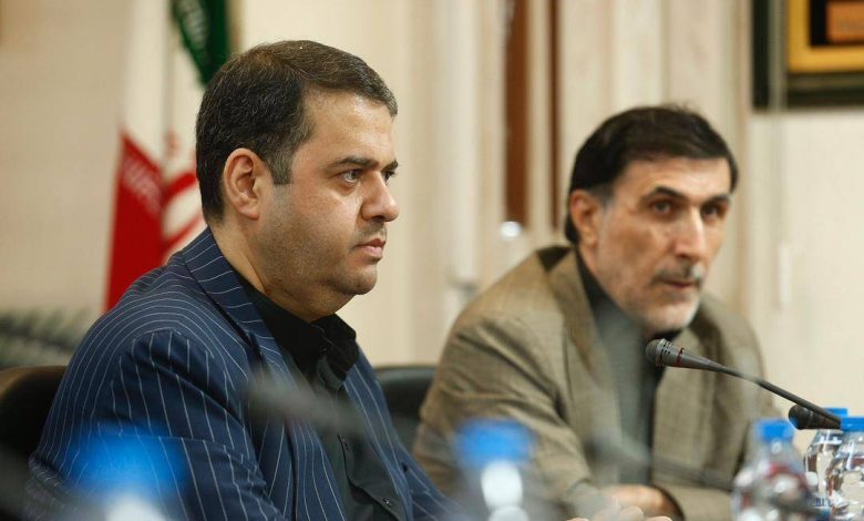 به گزارش ریال آنلاین: در مراسمی با حضور توسلی امور شرکتها و نهاهای مالی بانک کشاورزی، سید حمید سیدی عضو هیأت مدیره بانک کشاورزی، آرش جهانگیرزاده مدیرعامل شرکت مهر۷۸، نصرالله انصاری مدیرکل حراست بانک کشاورزی، علیاکبر افخمی به عنوان مدیرعامل بزرگترین زنجیره تولید تخم مرغ کشور معرفی شد و از خدمات علی تقویفر تقدیر به عمل آمد.