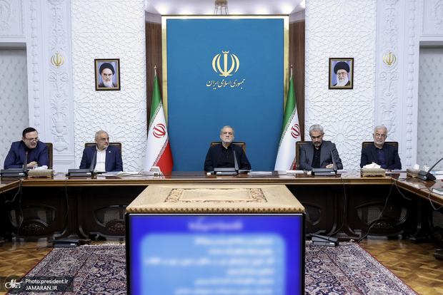 تقدیر رییس جمهور از عملکرد یک‌ساله دبیرخانه شورای‌عالی مناطق آزاد