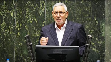 به گزارش ریال آنلاین: عبدالغفور امان‌زاده عضو کمیسیون کشاورزی، آب، منابع طبیعی و محیط زیست مجلس شورای اسلامی در گفت‌وگو با خبرنگار روستانیوز با بیان اینکه وضعیت مراکز تولید و بنگاه‌های اقتصادی کشور به دلیل نبود سرمایه در گردش به خصوص در حوزه کشاورزی خیلی مناسب نیست، اظهار داشت: بخش تولید برای رونق و پایداری نیازمند حمایت‌های مالی ویژه در قالب دریافت وام و تسهیلات از نظام بانکی است.