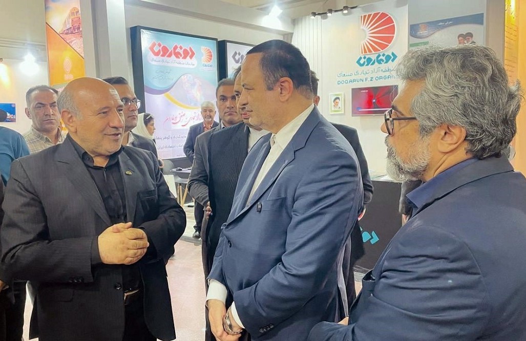 بازدید مسرور از غرفه منطقه آزاد ماکو – جمهورآنلاین