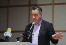 به گزارش ریال آنلاین: غلامرضا رضائیان مدیر توانمندسازی رویداد گفت: در عصری که هوش مصنوعی و دیجیتال‌سازی، شتابان به سوی تحول صنایع مختلف در حرکت است، مسکن و شهرسازی نیز از این قاعده مستثنی نیست. این نمایشگاه با تمرکز بر دو محور کلیدی «هوشمندسازی شهر‌ها» و «صنعتی‌سازی مبتنی بر فناوری‌های پیشرفته» و همچنین بحران‌های شهری خصوصا ناترازی انرژی قصد دارد تا ضمن معرفی راهکارهای نوآورانه، بستری برای هم‌افزایی میان بازیگران اصلی این حوزه فراهم نماید.