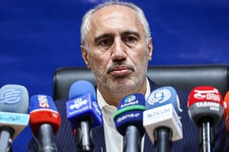 ۱۰۰ درصد درآمد نفتی دولت صرف کالاهای اساسی و دارو می‌شود