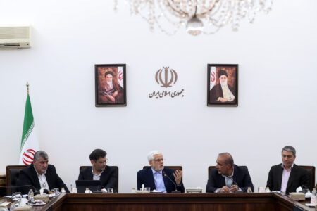 نمایندگان مجلس به واقعیت‌های کشور توجه کنند