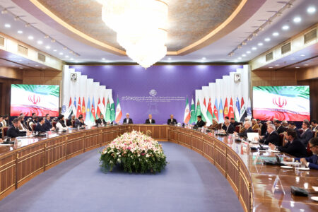 وزارتخانه‌ها نقش بی‌بدیلی در تأمین پیش‌نیازهای توسعه روابط اقتصادی و منطقه‌ای دارند