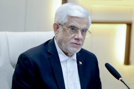 امروز معیشت، اولویت اول دولت است و باید با هر شرایطی معیشت مردم را تامین کنیم