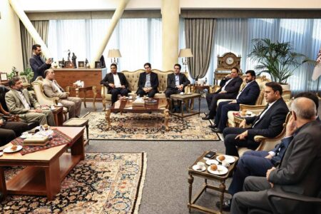 نقش‌آفرینی گروه مالی گردشگری در ناترازی برق کشور و حرکت به سمت توسعه سبز و پایدار