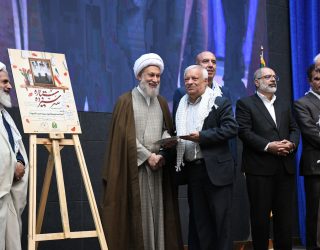  تجلیل و تکریم از پیشکسوتان دفاع مقدس و مقاومت استان فارس