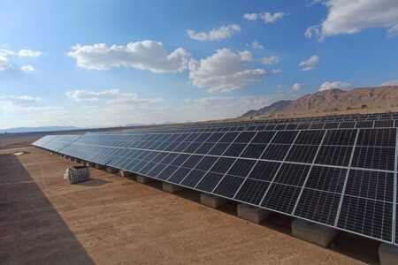 کرمان در راه اندازی نیروگاه های خورشیدی استان پیشرو است