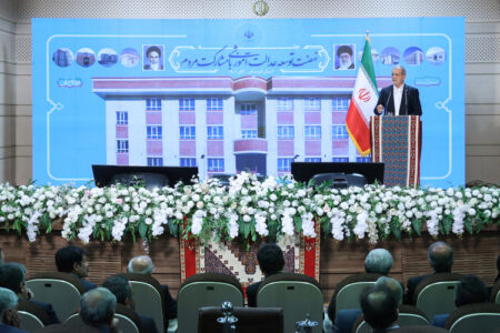 کسانی که برای عشق،انسانیت ومردم از منافع خود می‌گذرند، قهرمانان واقعی این سرزمین‌اند