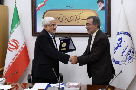 جهاد دانشگاهی می‌تواند نقش واسطه بین حاکمیت و مردم را ایفا کند