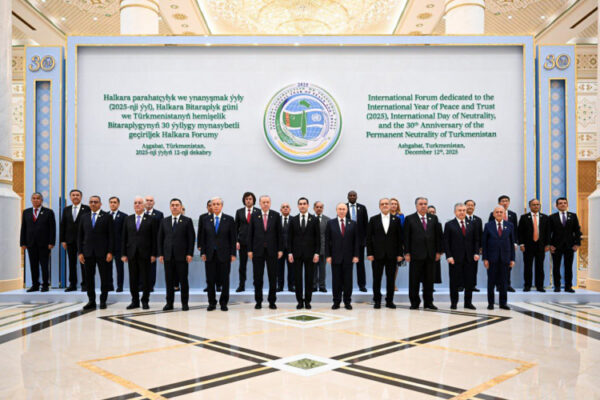 تحقق صلح واقعی با پرهیز از یکجانبه گرایی