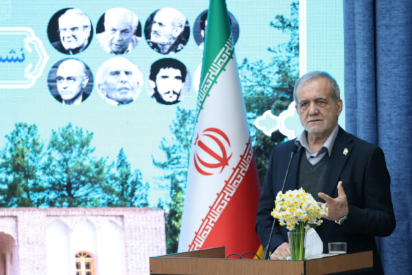 تصور اینکه یک گروه حرف درست می‌زند و حرف دیگران نبایدشنیده شود، جهل مطلق است