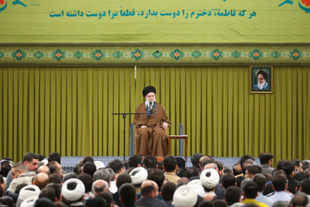 لزوم تغییر آرایش تبلیغاتی و رسانه‌ای در برابر تلاش دشمن برای تسخیر دل ها و مغزها