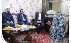 دیدار مدیرعامل بانک صادرات ایران با مادر و خانواده «شهید محمدنبی محمدی»