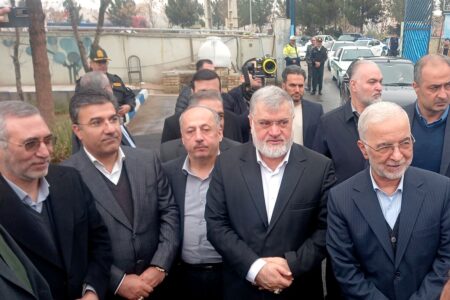 بازدید وزیر کشور از نیروگاه‌های خورشیدی و پروژه‌های عمرانی شهرستان ری