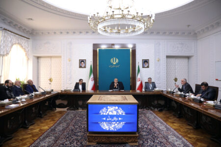 افزایش سرمایه‌گذاری صنعت داروسازی برنامه‌های دولت برای تقویت زنجیره تولیددارو است