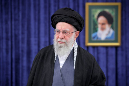 روز ۲۲ بهمن دشمن را مأیوس کنید