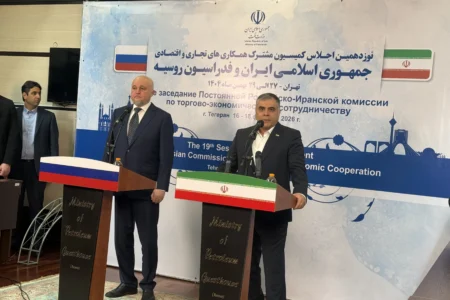 واگذاری توسعه یکی از میادین نفتی به روسیه/ اجرای راه‌آهن رشت-آستارا از ماه آوریل