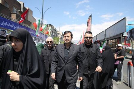 حضور وزیر ورزش در مراسم چهلمین روز شهادت رهبر انقلاب