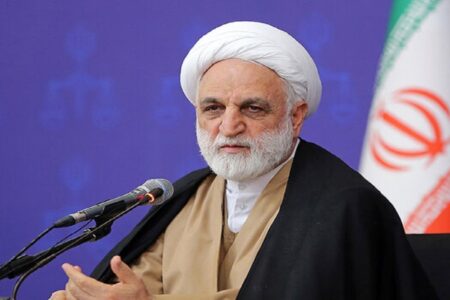 رئیس قوه قضاییه: همراهی با دشمن به هر نحوی باشد، ایران‌ستیزی و خیانت به وطن است
