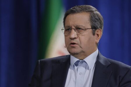 همتی: تمهیدات لازم برای تامین کالاهای اساسی اندیشیده شده است