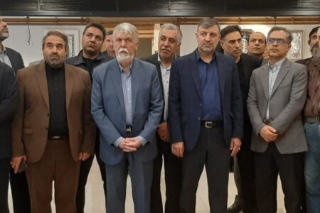 بازدید وزیر فرهنگ از ناوشکن نمادین «دنا»