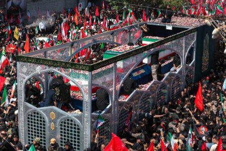 ایران در سوگ رهبری که با خون خود وحدت را جاودانه کرد