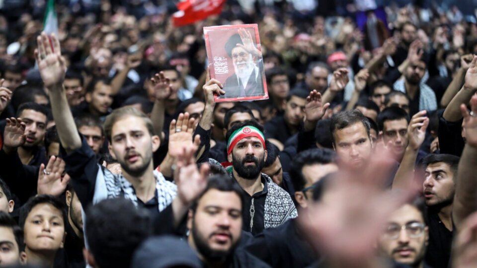 هم‌پیمانی ایرانیان با رهبر شهید