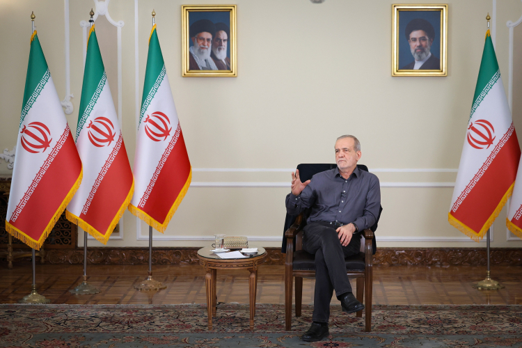 دکتر پزشکیان:توسعه انرژی پاک،عدالت یارانهای واصلاح مدیریت،سه محورتحول اقتصادی