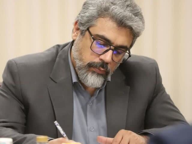 ۱۷ مرداد؛ روایتِ مسئولیتی که بر دوشِ قلم سنگینی می‌کند