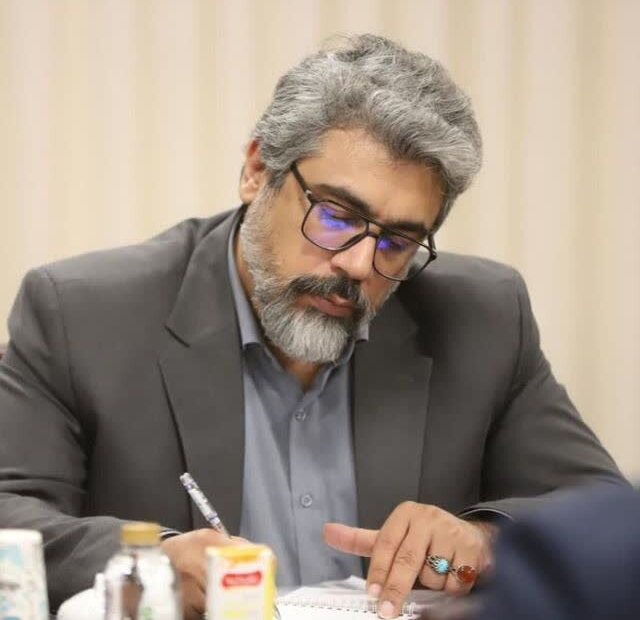 ۱۷ مرداد؛ روایتِ مسئولیتی که بر دوشِ قلم سنگینی میکند